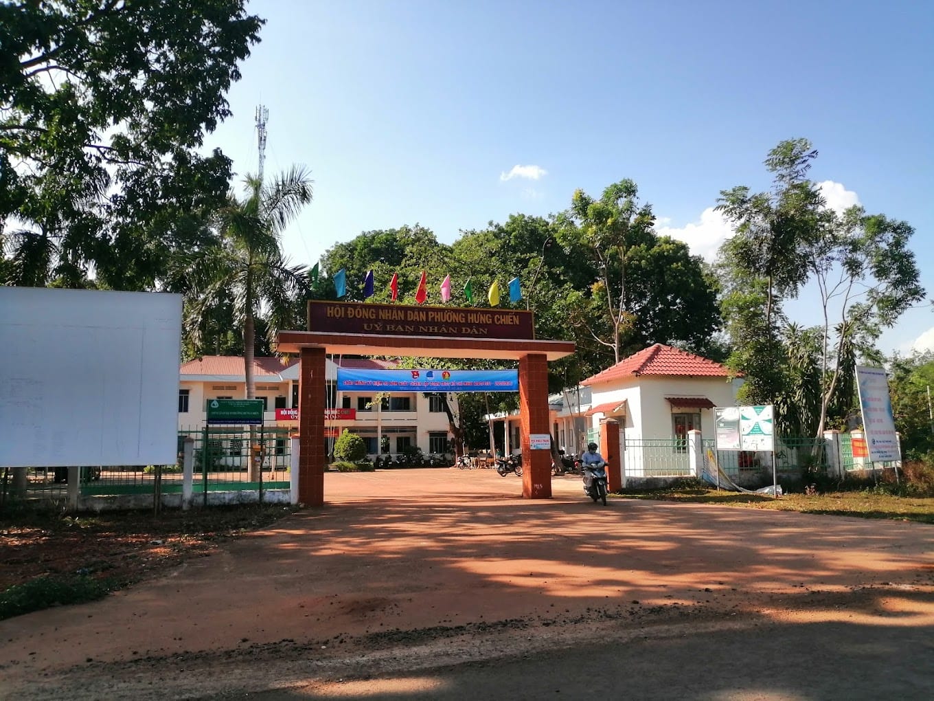 công an phường hưng chiến