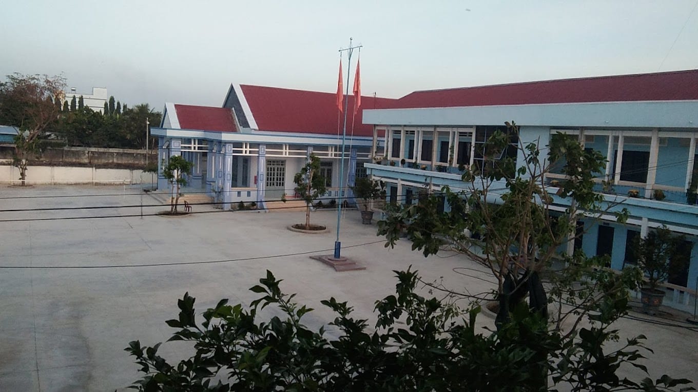 công an xã gia an