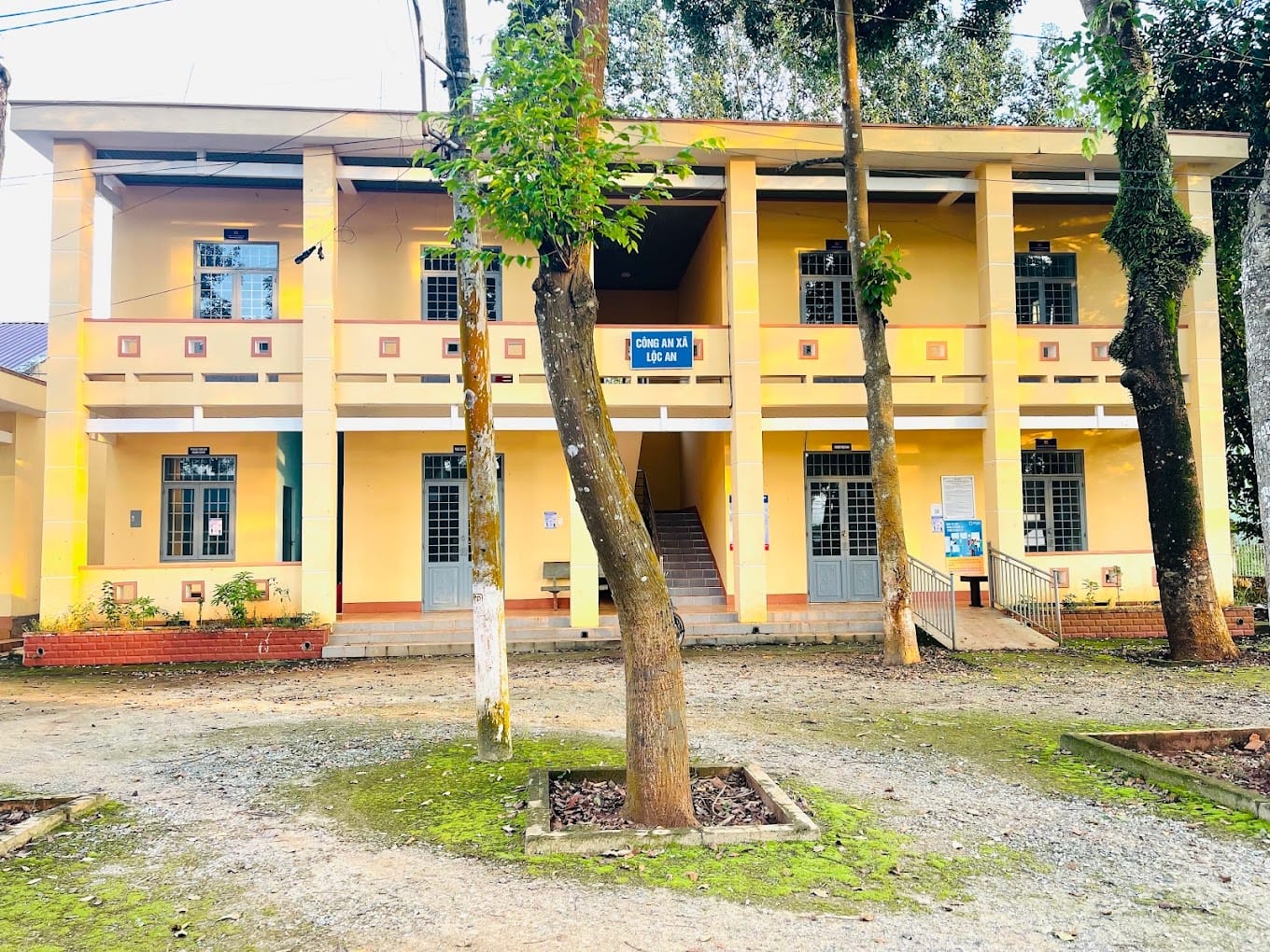 công an xã lộc an