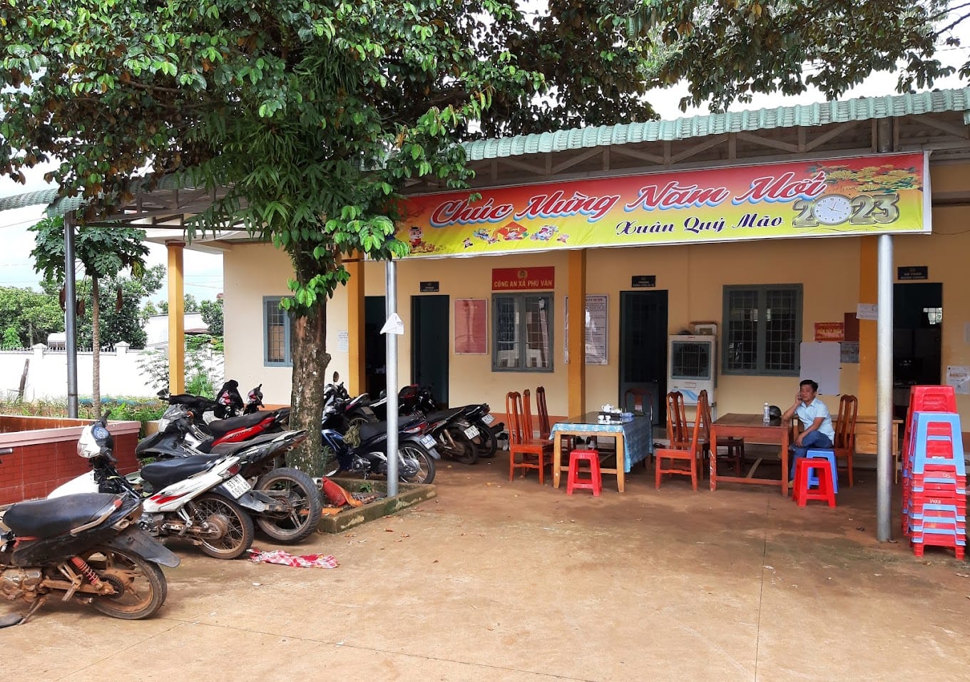 công an xã phú văn
