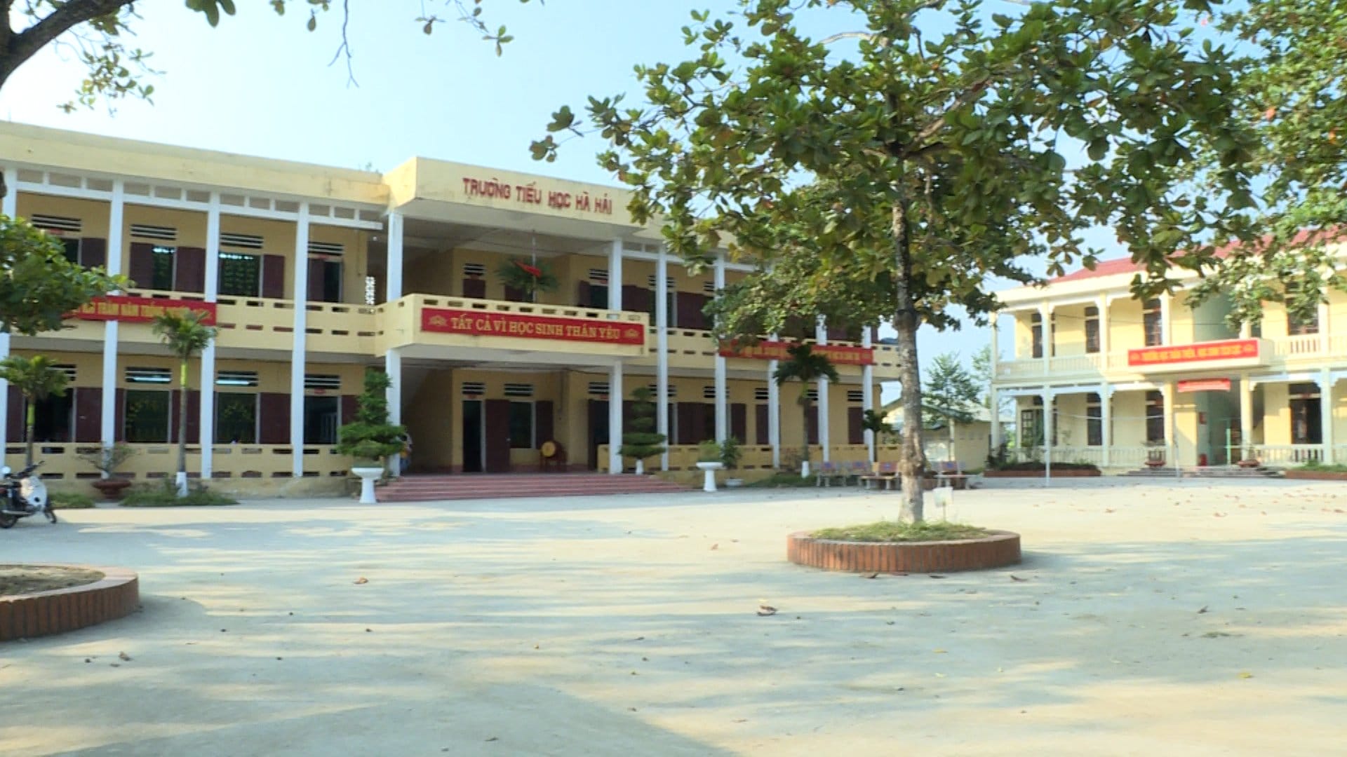 địa chỉ ủy ban nhân dân huyện hà trung