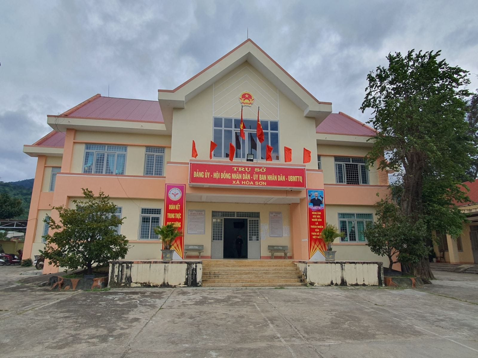 địa chỉ ủy ban nhân dân huyện hướng hóa