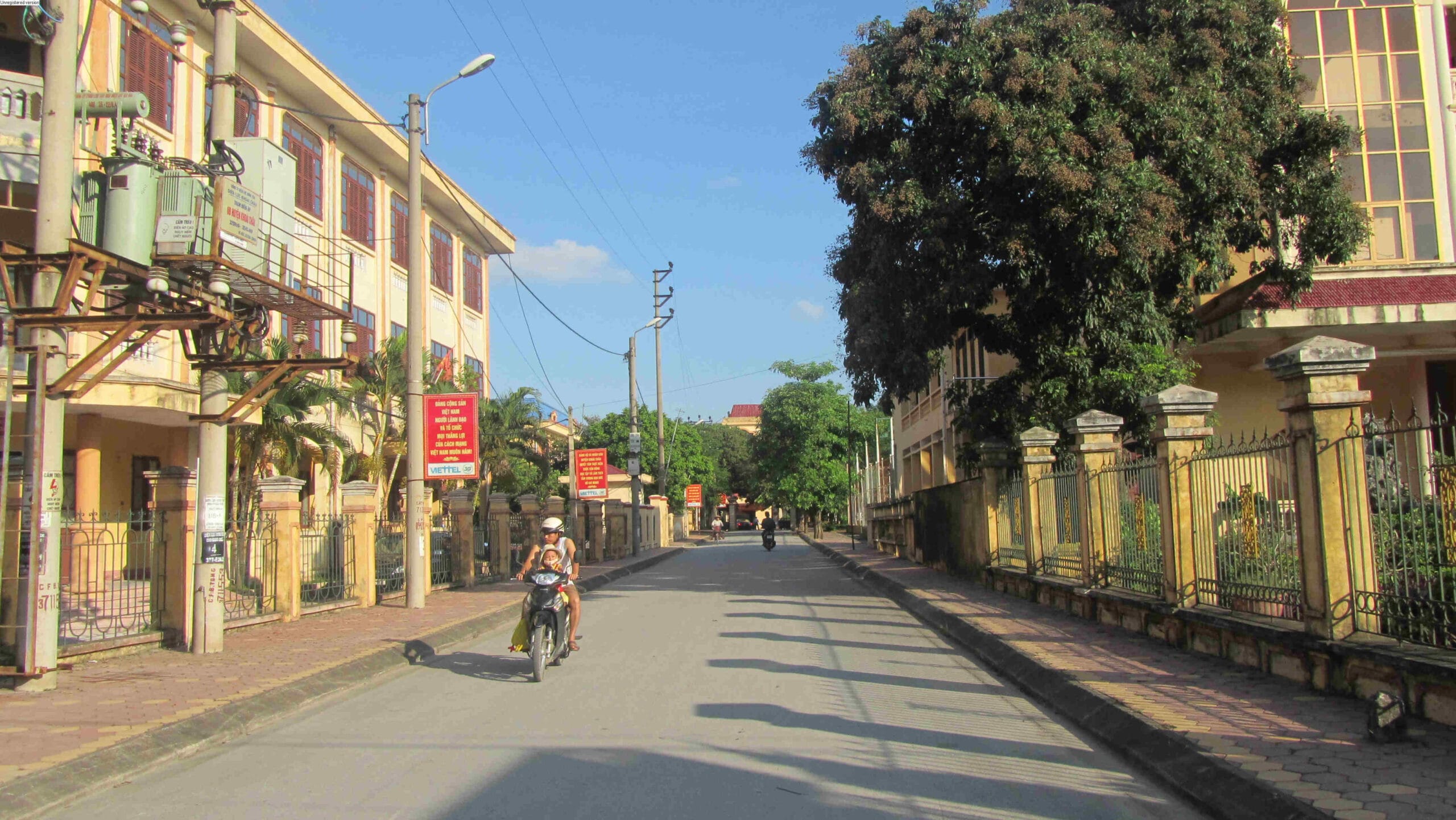 địa chỉ ủy ban nhân dân huyện khoái châu