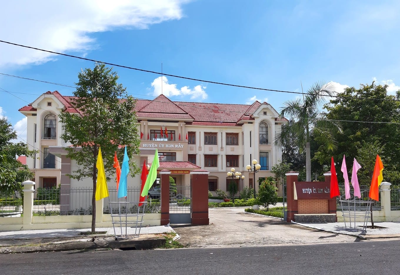 địa chỉ ủy ban nhân dân huyện kon rẫy