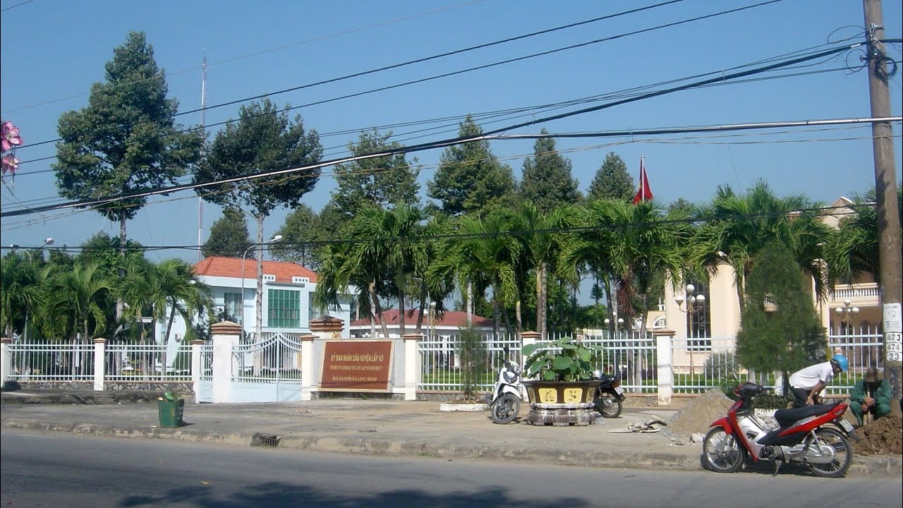 địa chỉ ủy ban nhân dân huyện lấp vò