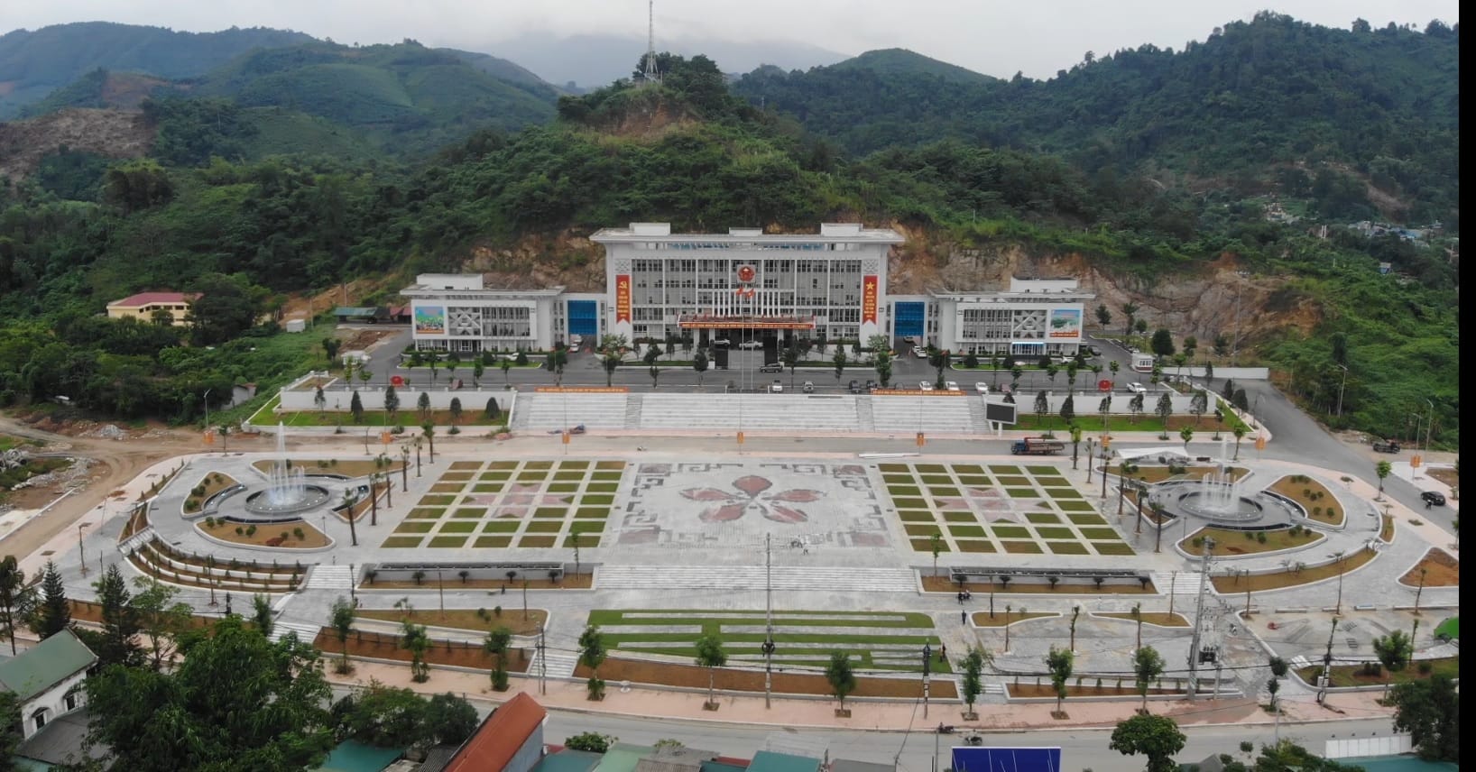 địa chỉ ủy ban nhân dân huyện lục yên