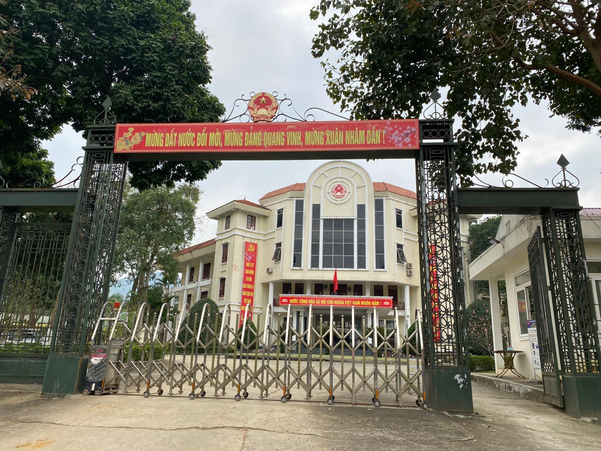 địa chỉ ủy ban nhân dân huyện ngọc lặc