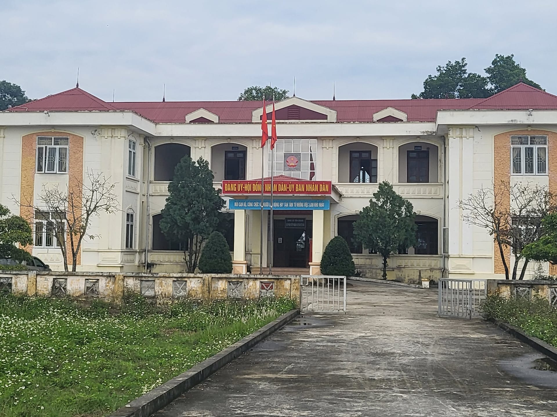địa chỉ ủy ban nhân dân huyện nho quan