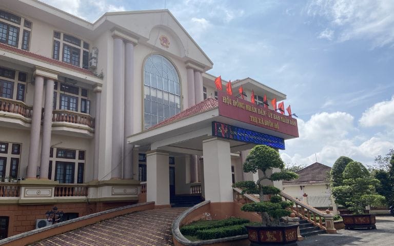 địa chỉ ủy ban nhân dân thị xã buôn hồ