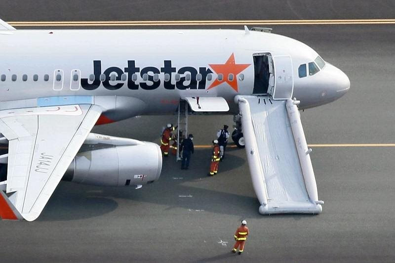 Số tổng đài Jetstar năm 2023 điện thoại hotline chăm sóc khách hàng
